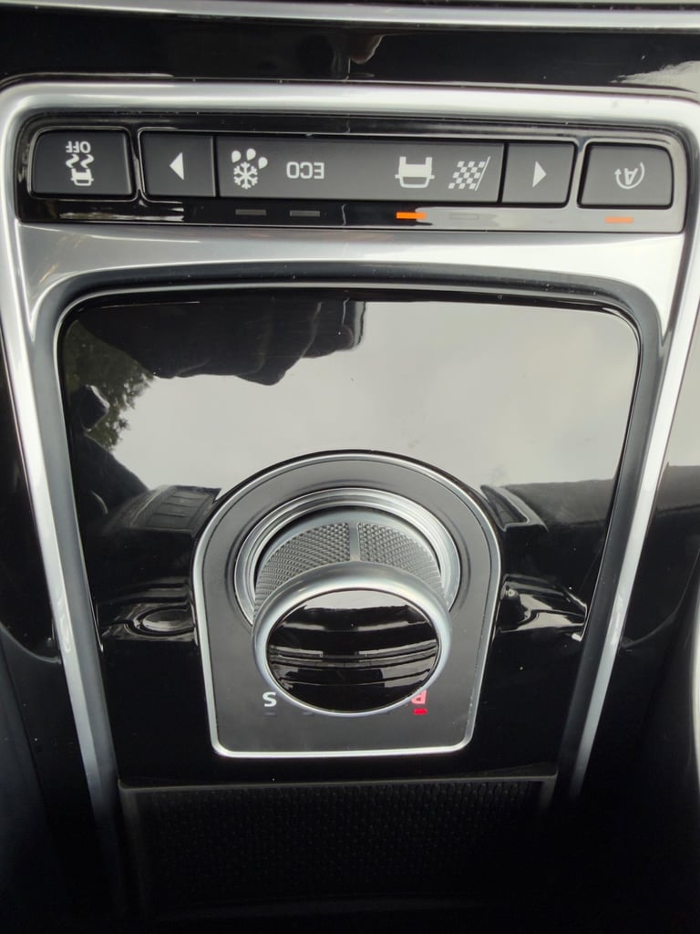 2016 Jaguar XE 2.0d R-Sport Auto Euro 6 (s/s) 4dr SALOON Diesel Automatic