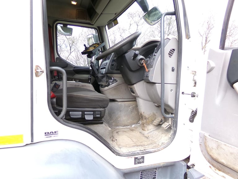 2014 (14) LEYLAND DAF LF 250 ECON TIPPER. 18 TON GVW. TARMAC SPEC BODY. MANUAL