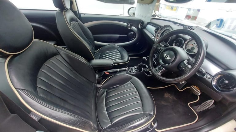 MINI HATCH 2.0 Cooper SD Hatch 2012
