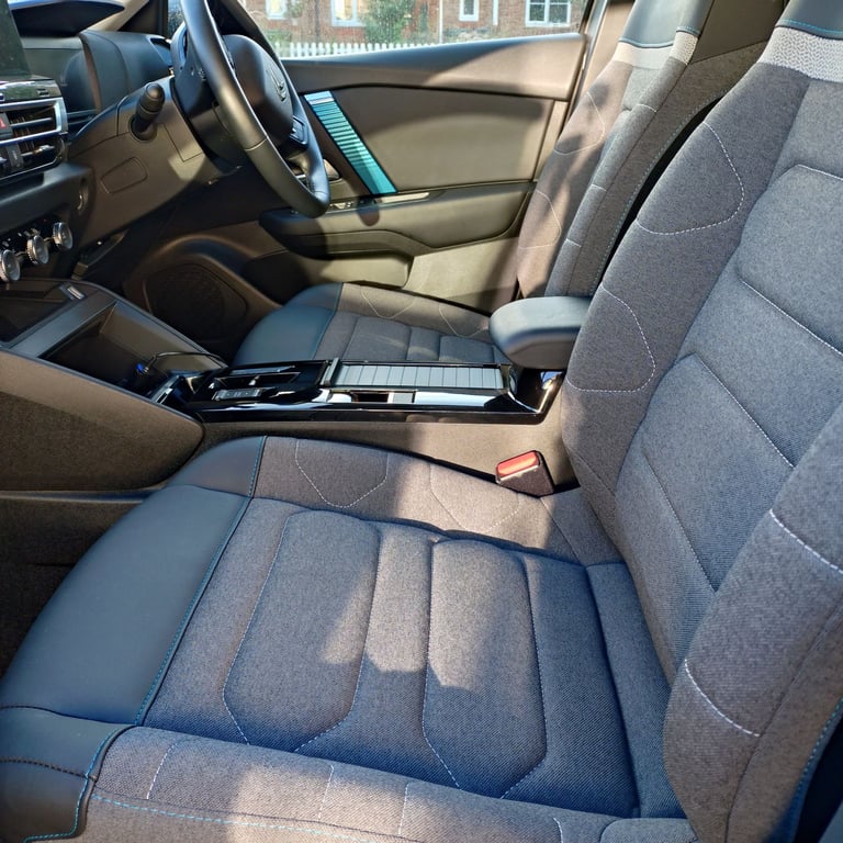 Citroen, C4 X, Saloon, 2023, Other, 1 (cc), 4 doors, electric, low mileage 