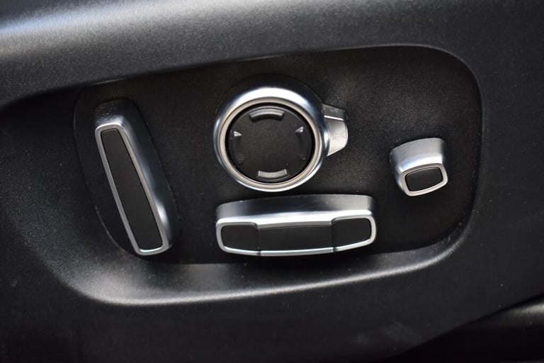 2017 Land Rover Range Rover Velar HSE+MEGA SPECIFICATION!!! Estate Diesel Automatic