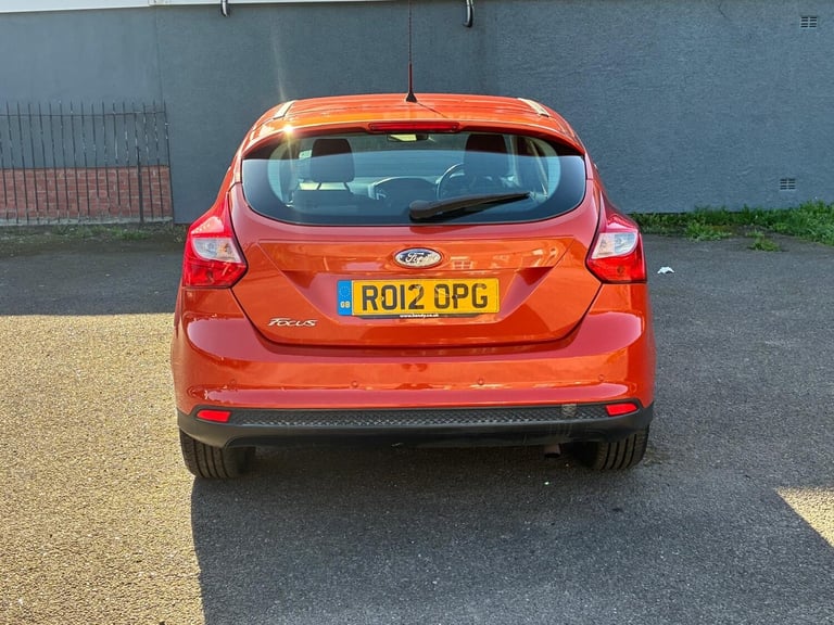 2012 Ford Focus 1.6 125 Zetec 5dr Powershift HATCHBACK Petrol Automatic