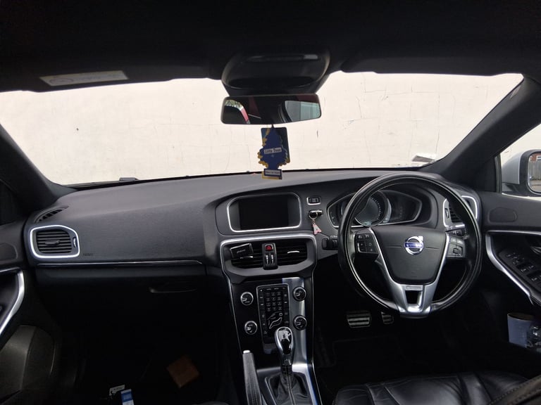image for Volvo, V40, Hatchback, 2016, Semi-Auto, 1969 (cc), 5 doors