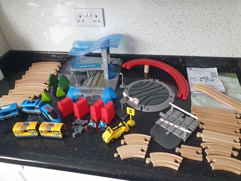 Play Tive Railway Set City Express Wooden Train Set lights sounds USB Battery train