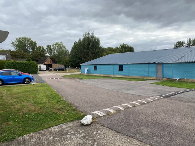 Light industrial/storage space available in pleasant location