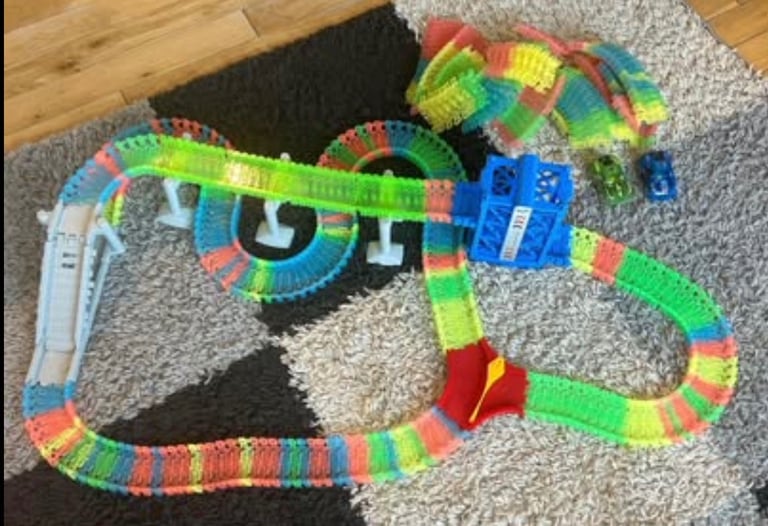Light up glow track set 
