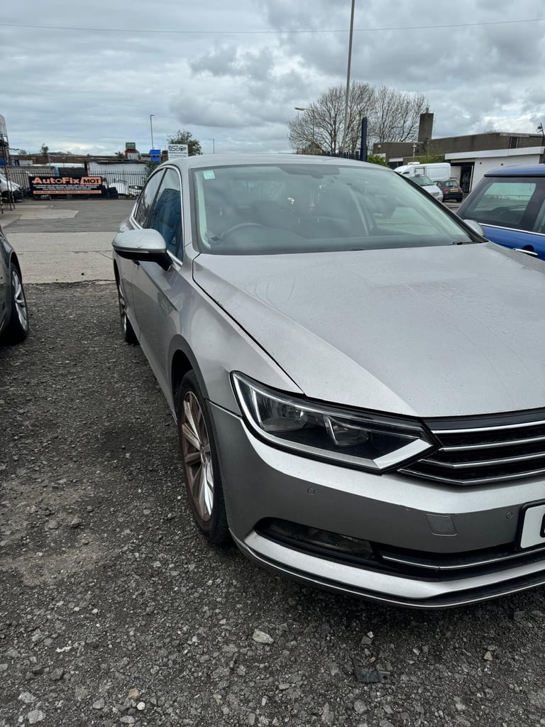 VW PASSAT B8 BREAKING 