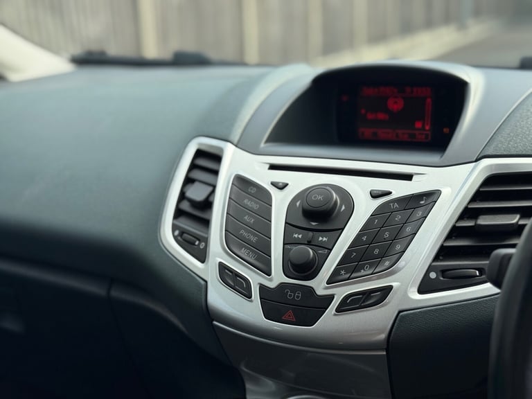 2009 Ford Fiesta 1.4 Zetec 5dr HATCHBACK Petrol Manual