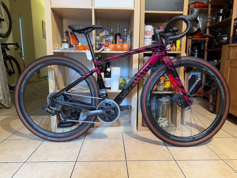 Specialized Diverge Carbon gravel bike 52cm with Sram AXS and Carbon Wheels