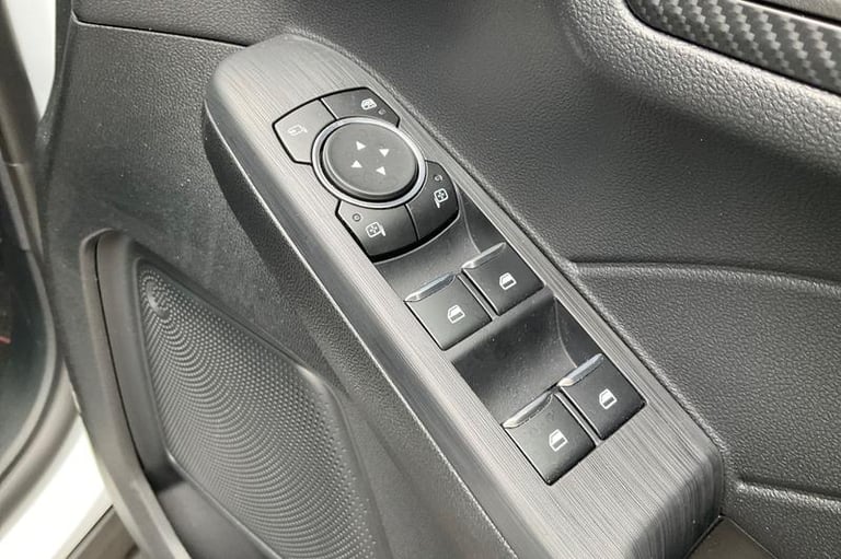 2025 Ford Kuga 2.5 PHEV ST-Line 5dr CVT**FRONT &amp; REAR CAMERA - WIRELESS PHONE CHARGER - PO Es...
