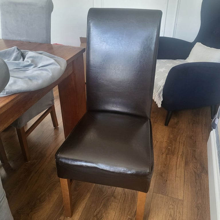 Dinning table & 6 chairs with extra covers