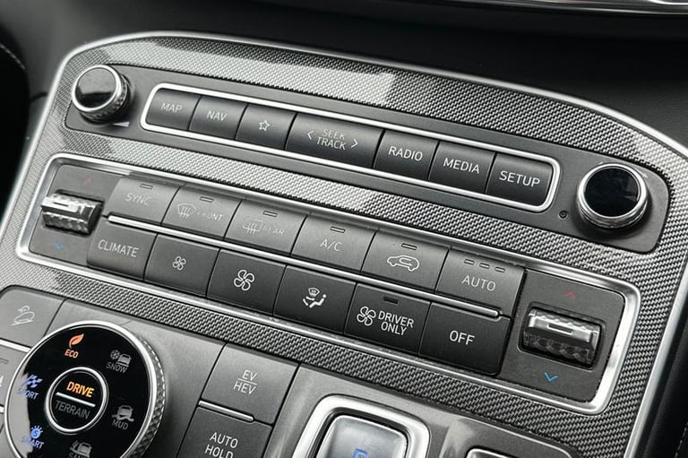 2021 Hyundai Santa Fe 1.6 TGDi Plug-in Hybrid Premium 5dr 4WD Auto Automatic Estate Petrol Parall...