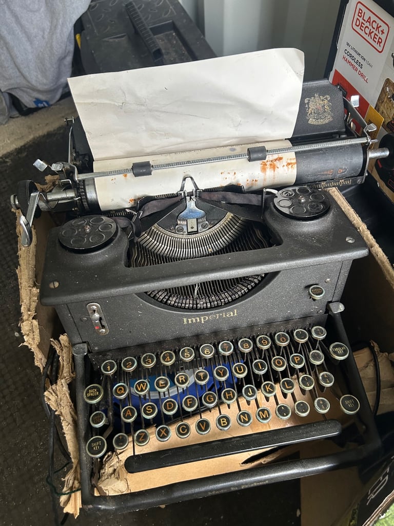 Vintage antique imperial typewriter