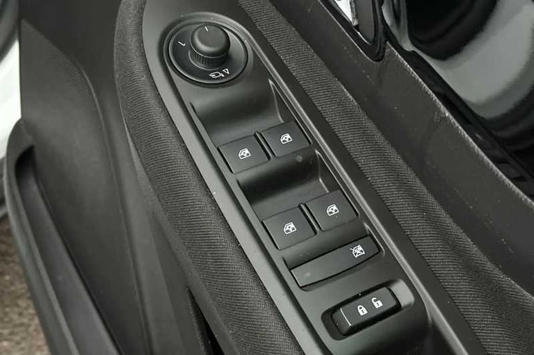 2018 Vauxhall Mokka X 1.4i Turbo ecoTEC Design Nav SUV 5dr Petrol Manual Euro 6 (s/s) (140 ps) SU...