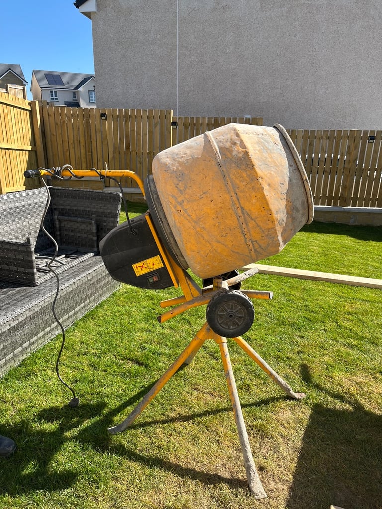 Cement mixer