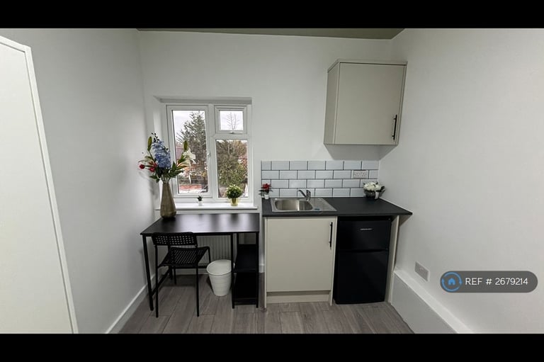 1 bedroom in Brand New Amazing House, Harrow, HA3 (#2679214)