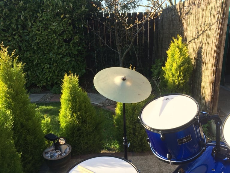 Gear 4 Music Drum Kit new electric blue 