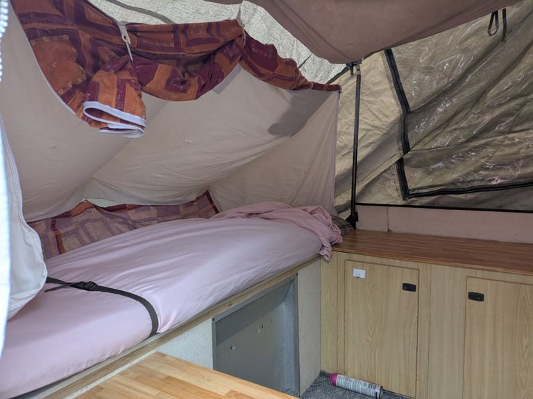TRAILER TENT 