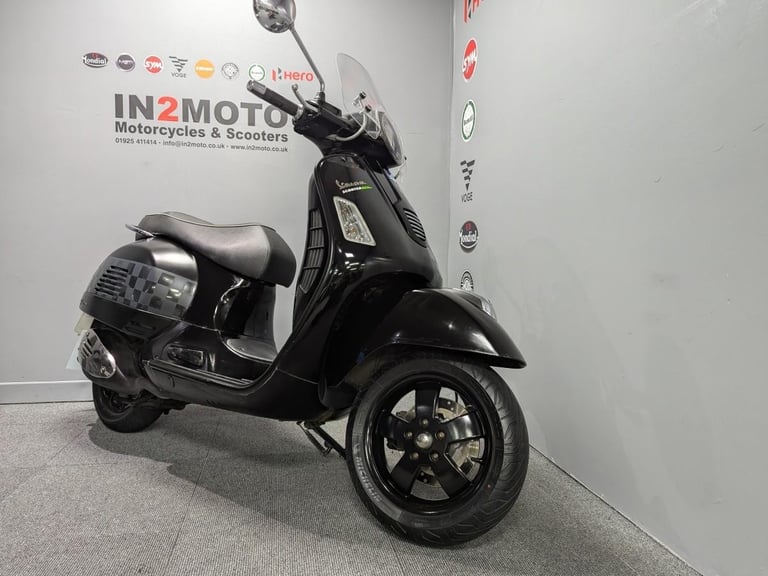 2012 (62) Piaggio Vespa GTS 125 in black