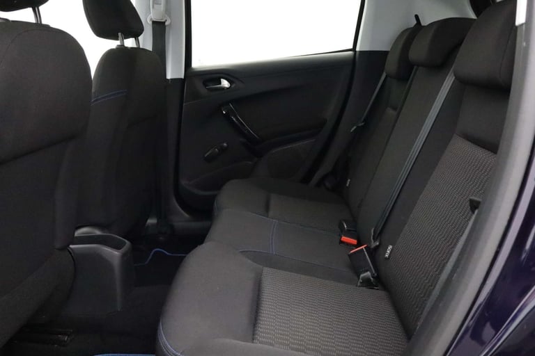 2019 Peugeot 208 1.2 208 Signature PureTech S/S 5dr Hatchback Petrol Manual