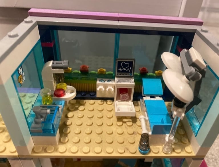 Lego Friends Heartlake Hospital 