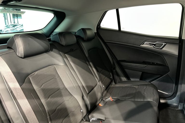 2023 73 KIA SPORTAGE 1.6 T-GDI 13.8KWH 3 SUV 5DR PETROL PLUG-IN HYBRID AUTO AWD 