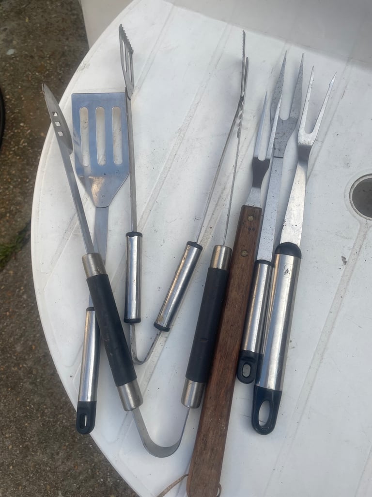 Camping double burner and grill + gas bottle+utensils
