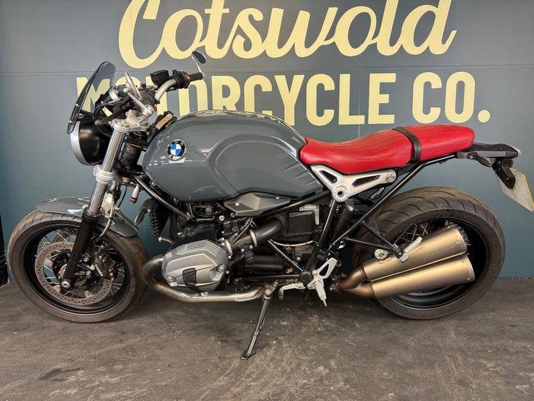 BMW R NINET PURE WITH AKRAPOVIC