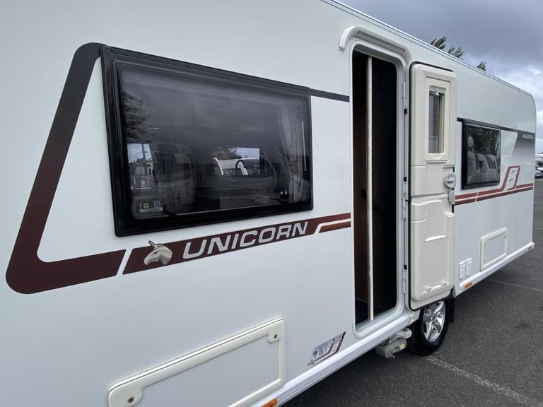2018 BAILEY UNICORN VALENCIA 4 BERTH TOURING CARAVAN