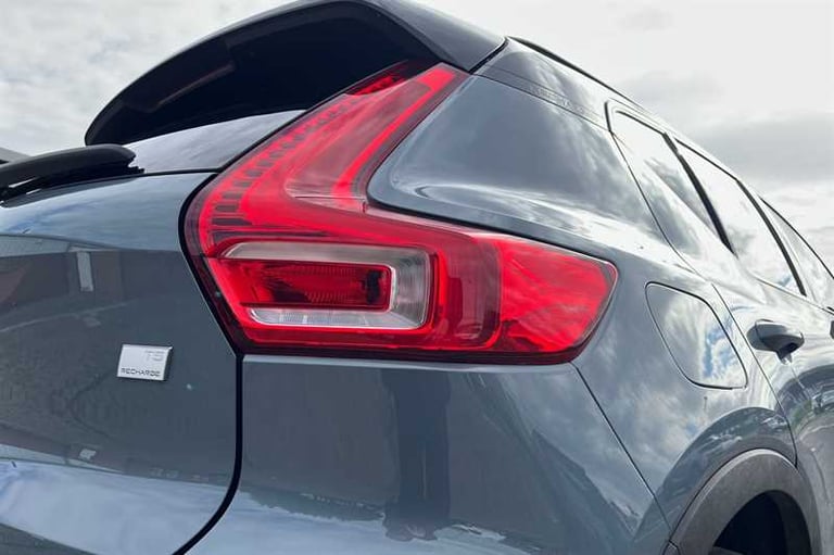 2020 Volvo XC40 1.5h T5 Twin Engine Recharge 10.7kWh R-Design Pro SUV 5dr Petrol Plug-in Hy SUV H...