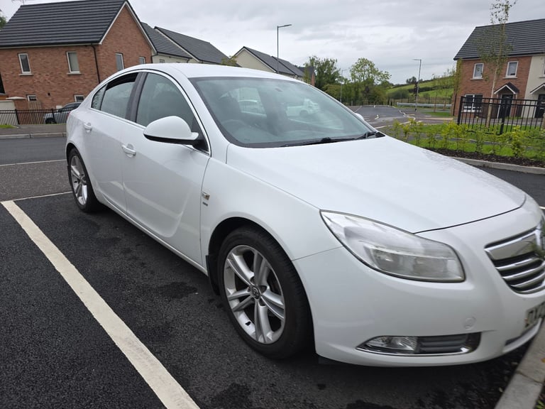Vauxhall, INSIGNIA, Hatchback, 2012, Manual, 1956 (cc), 5 doors