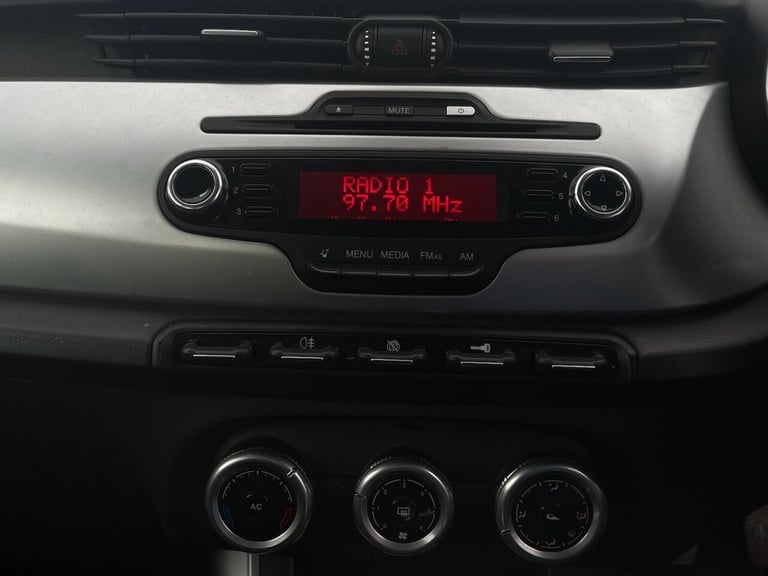 2012 Alfa Romeo Giulietta 1.4 TB Turismo Hatchback 5dr Petrol Manual Euro 5 (s/s) (120 bhp) Hatch...