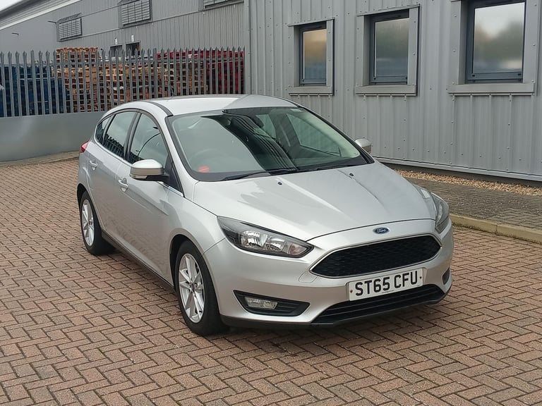2015 Ford Focus 1.0T EcoBoost Zetec Euro 6 (s/s) 5dr HATCHBACK Petrol Manual