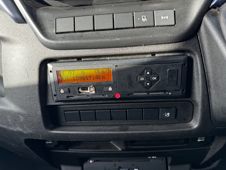 2016 Iveco Daily Iveco Daily 70-210 3.0 Auto-Hi-Matic 2016 Euro-6 14f Curtainsider Van NA Diesel ...