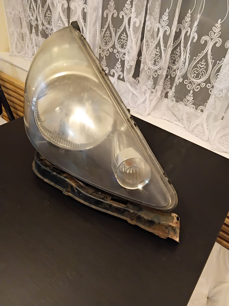 Honda Jazz 2006 headlight 
