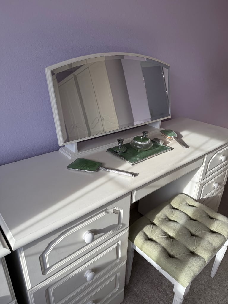 Matching bedroom dressing table, chest of drawers, bedside units & Wardrobes