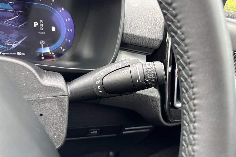 2023 Volvo XC40 2.0 B3 MHEV Plus DCT Auto Euro 6 (s/s) 5dr SUV PETROL Automatic