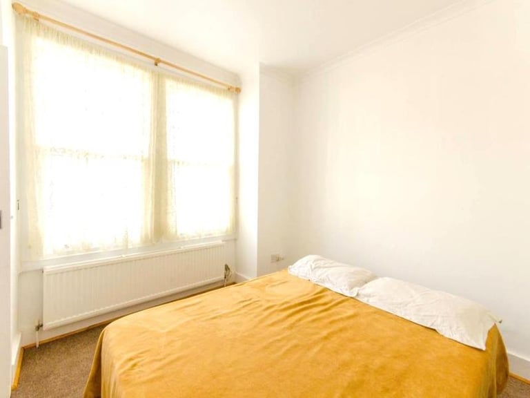 🏙️ Bright room in Caledonian Road available