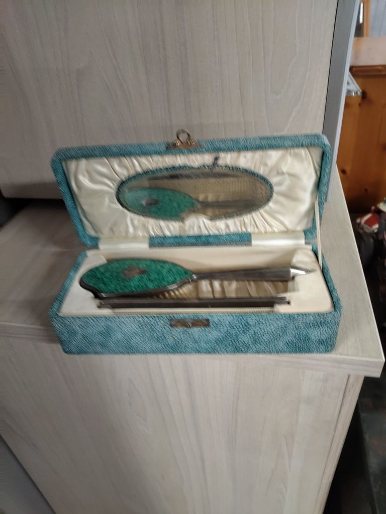 Shargreen dressing table set 