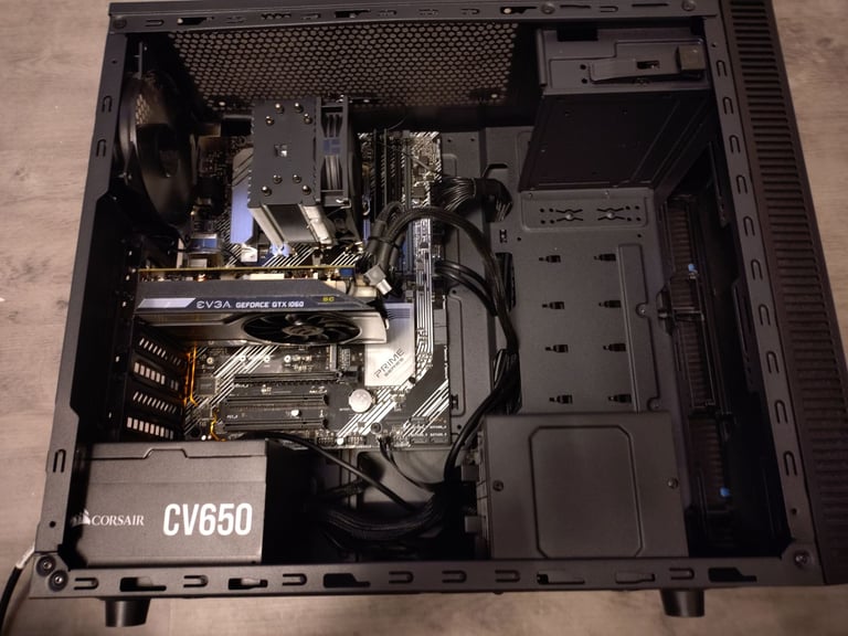 Windows 11 good spec Gaming PC, full setup, monitor, keyboard and mouse, free delivery.