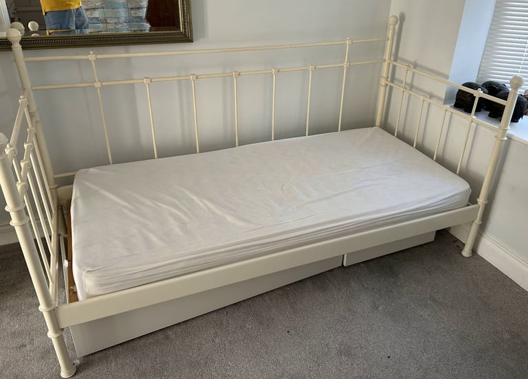 image for Metal Single Guest Day Bed