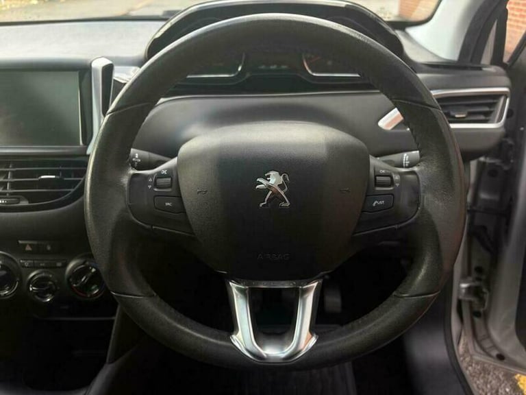 2015 Peugeot 208 1.2 VTi PureTech Style Hatchback 5dr Petrol Manual Euro 6 (82 ps) HATCHBACK Petr...