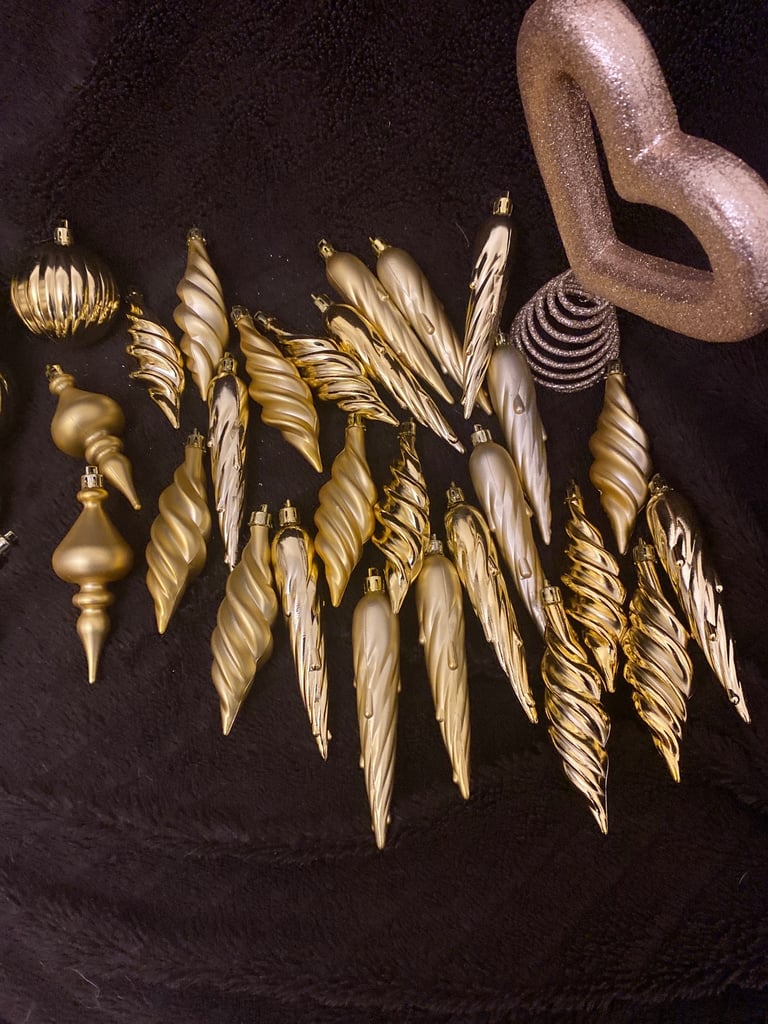 Xmas gold baubles 
