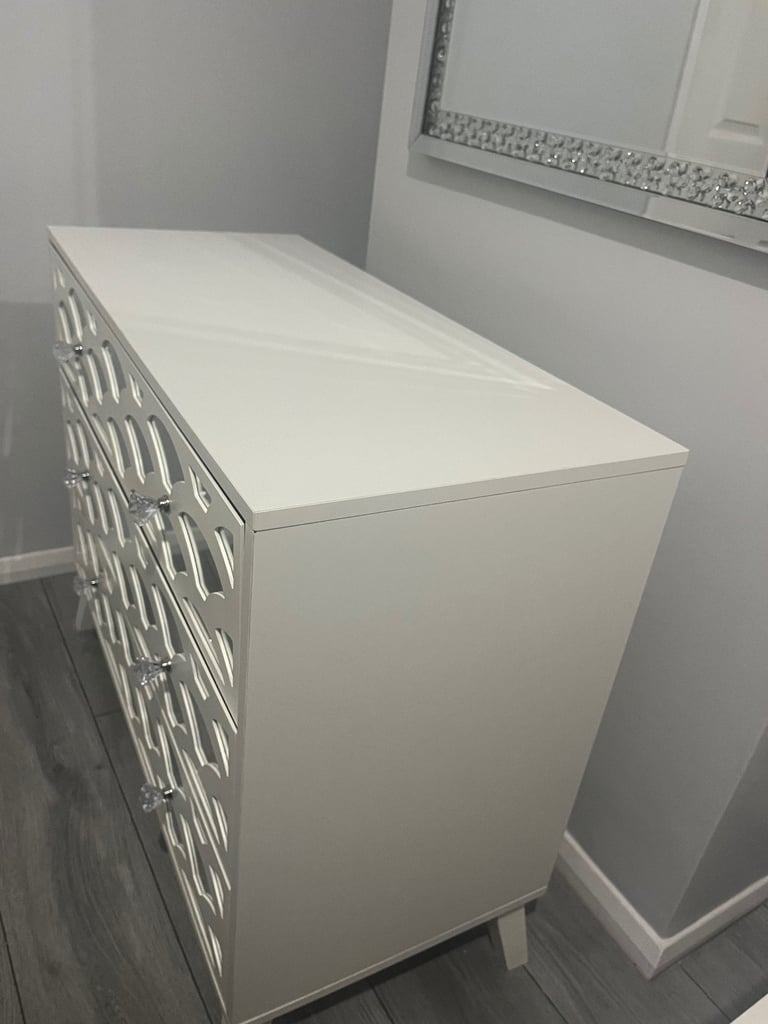 Bedside table & 3 chest of drawers 