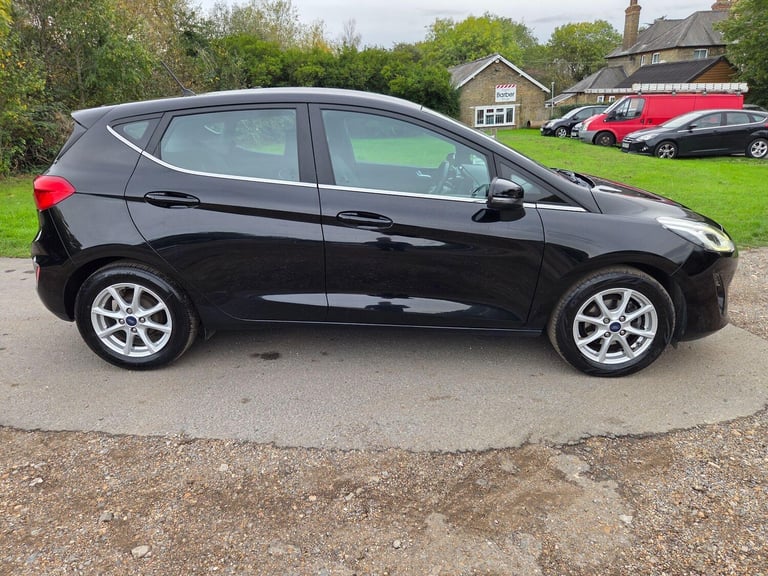 2017 Ford Fiesta 1.1 Ti-VCT Zetec Euro 6 (s/s) 5dr HATCHBACK Petrol Manual