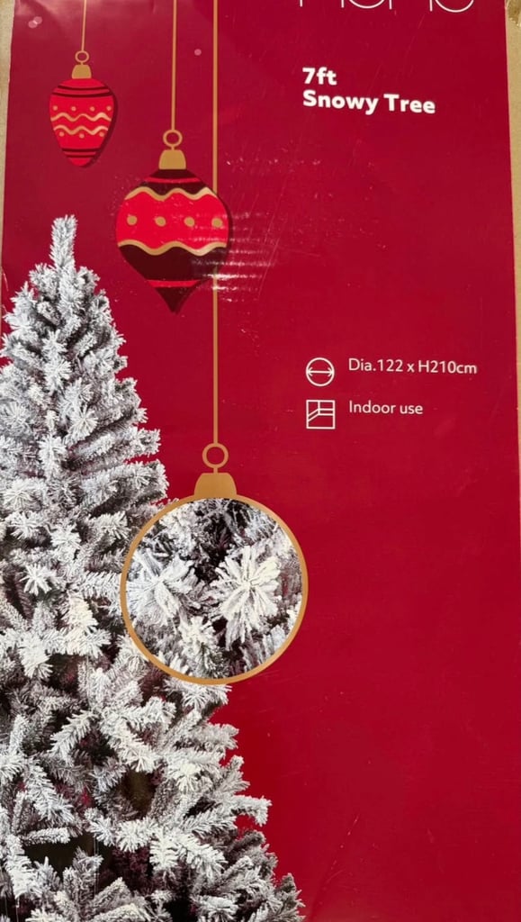 7ft Snowy Christmas Tree, including x2 matching garland & 3000 lights
