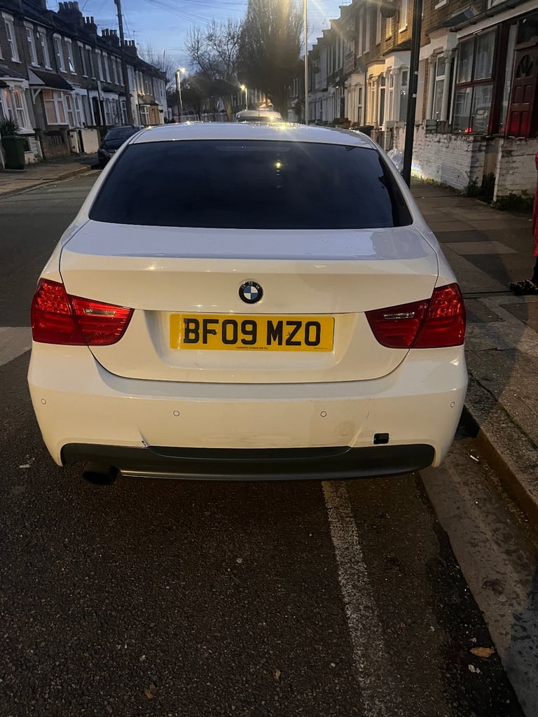 BMW, 3 SERIES, Saloon, 2009, Manual, 1995 (cc), 4 doors