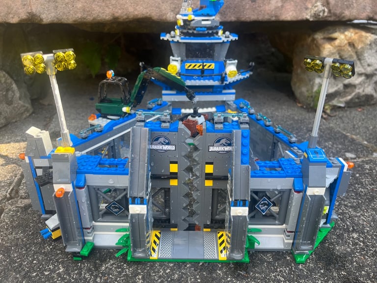 Bargain Lego Bundle Jurassic World Indominus Rex Breakout Incomplete Set Plus Various Lego Vehicles