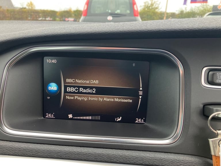 2017 Volvo V40 T3 [152] Cross Country Nav Plus 5dr HATCHBACK PETROL Manual