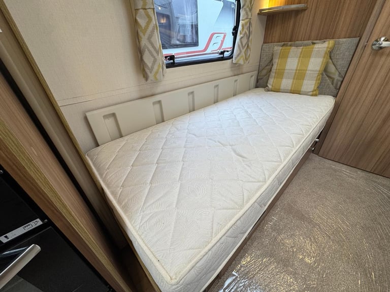 ⭐️ 2017/18 LUNAR CLUBMAN SB ⭐️ 4 BERTH TOURING CARAVAN ⭐️ FULLY SERVICED ⭐️
